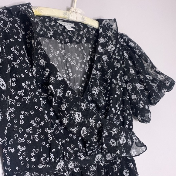TOPSHOP romantic Ruffle faux wrap short sleeve black flower print dress 4 - Picture 4 of 9